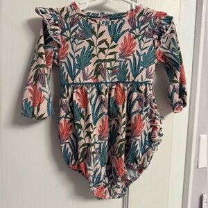 🌸 Rufflebutt Knit Long Sleeve Flutter Bubble Romper- Size 12m-18m- 2 available!